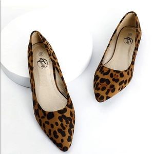 Trary Leopard Flats size 8